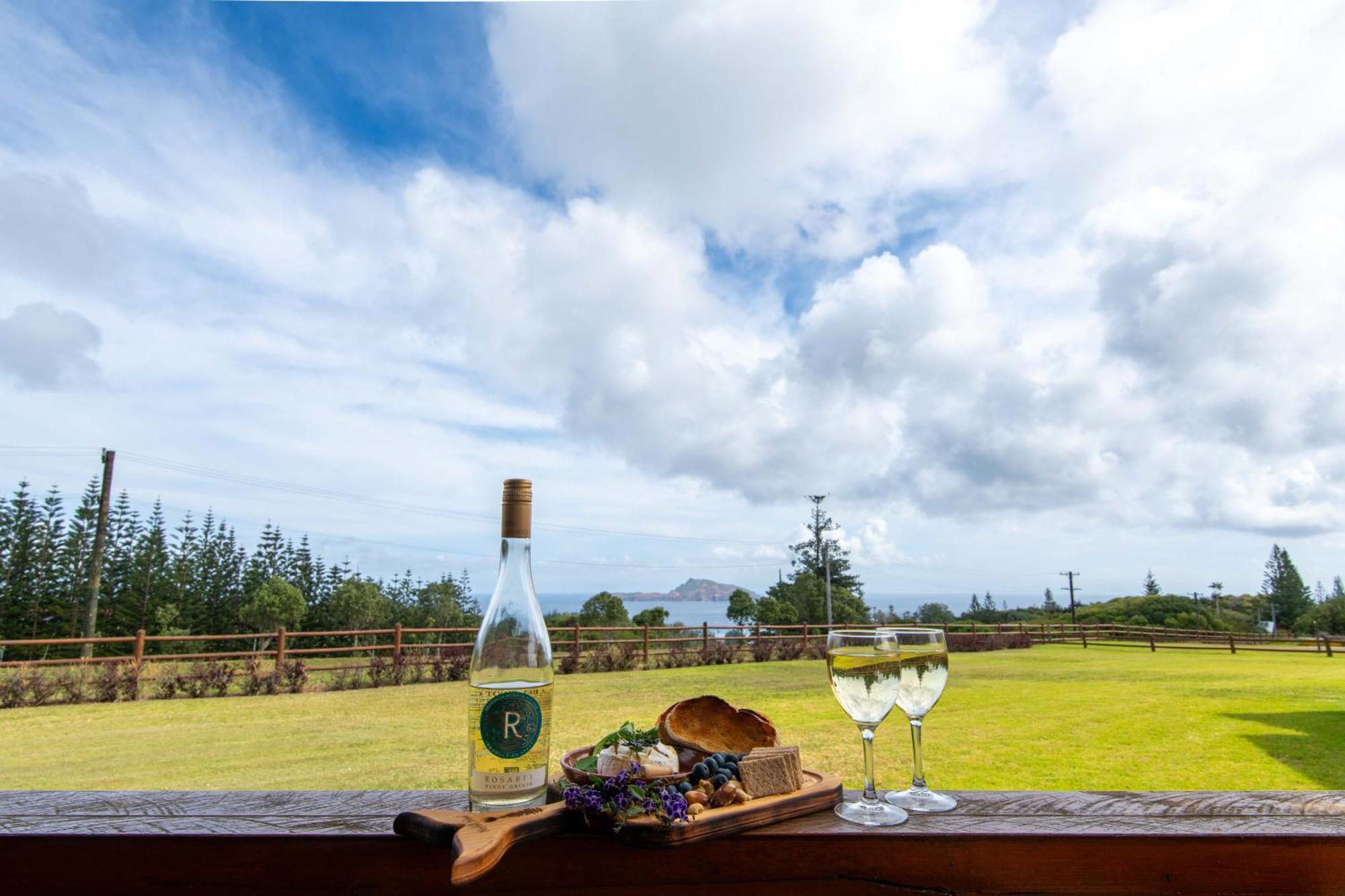 Ocean Breeze Cottages Burnt Pine Eksteriør bilde
